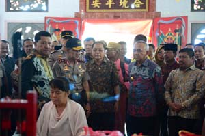  Gubri dan Kapolda Hadiri HUT Dewa Sam Tiong Ong